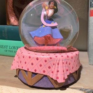 Disney’s Hunchback of Notre Dame snowglobe